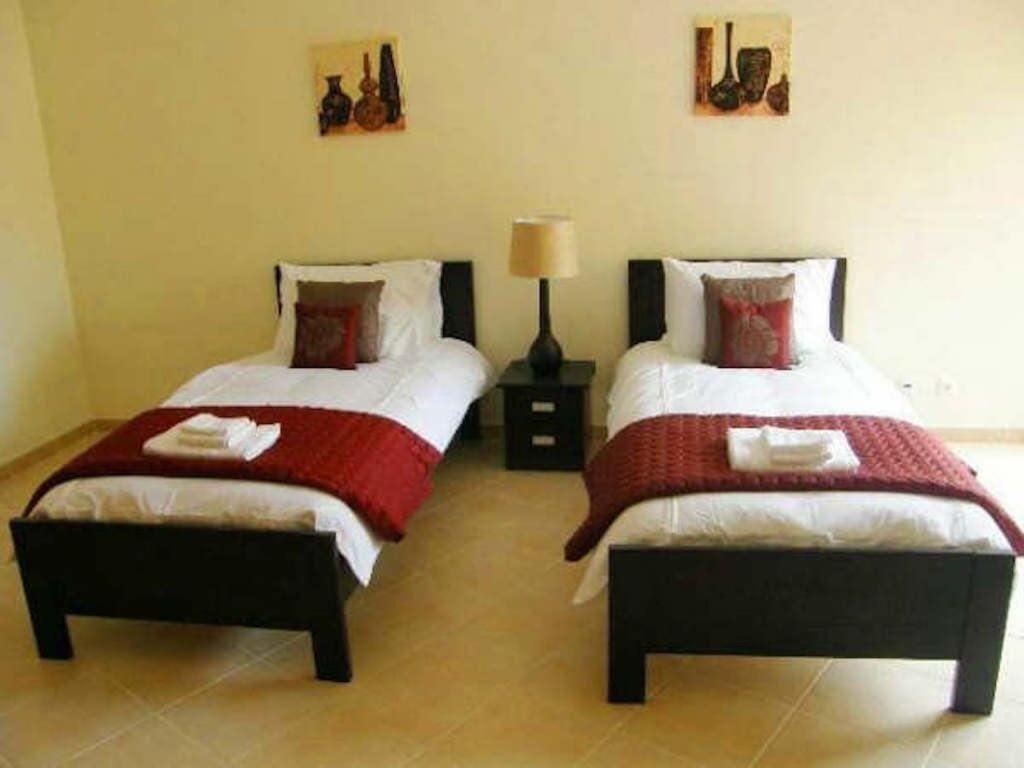 Luxury Two Br Pool View Beach Side Apartment At Algarve'S Longest Beach Armação de Pêra Exteriör bild