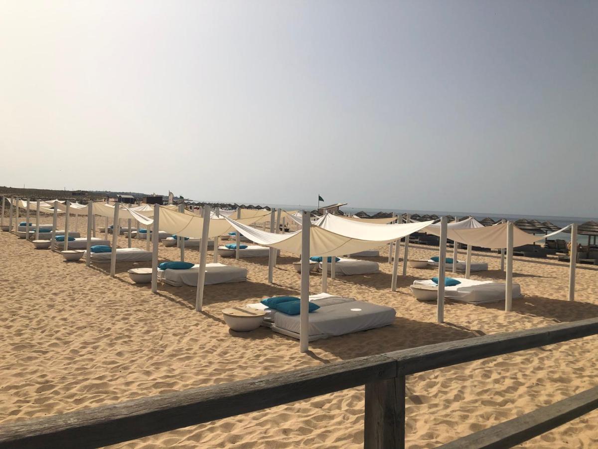 Luxury Two Br Pool View Beach Side Apartment At Algarve'S Longest Beach Armação de Pêra Exteriör bild